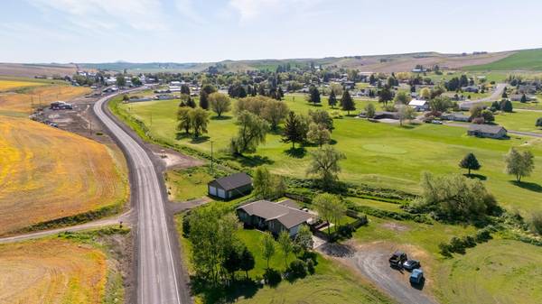 601 Tomeo Ct, St John, WA 99171