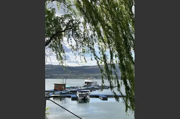3410 Sandy Dr, Seven Bays, WA 99122