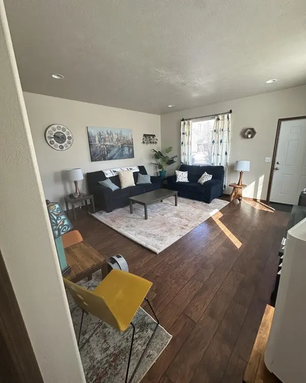 803 W Knox Ave, Spokane, WA 99205