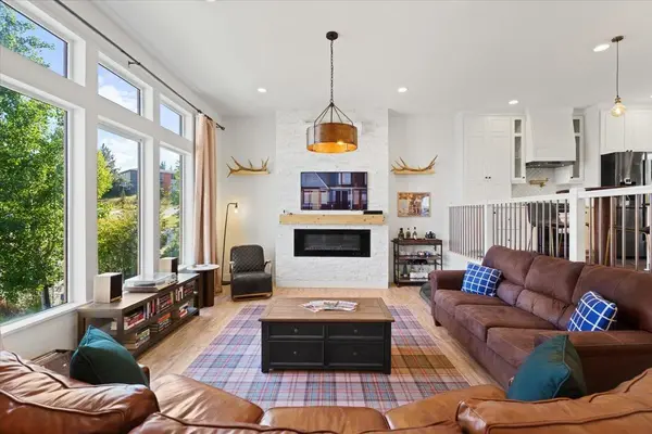 5328 N Del Rey Dr, Otis Orchards, WA 99027