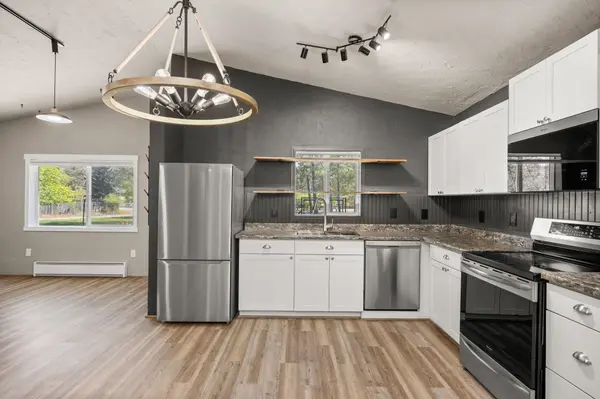 6449 Circle Dr, Nine Mile Falls, WA 99026