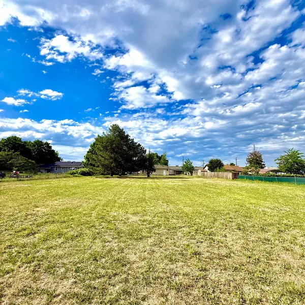 9002 E Sinto Ave, Spokane, WA 99212-2541