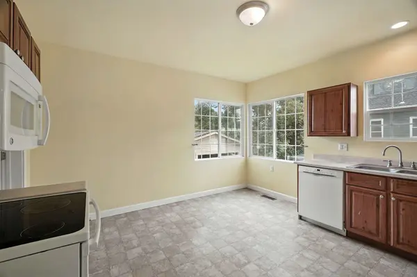 217 S Broadway St, Tekoa, WA 99033