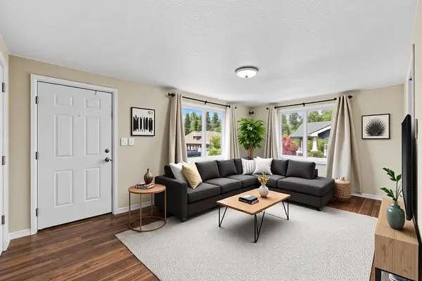 527 E 8th Ave, Spokane, WA 99202-1207