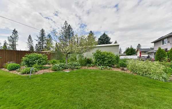 6915 W JOHANNSEN Ave, Nine Mile Falls, WA 99026