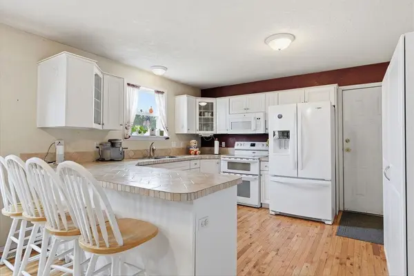 227 E Stringham Rd, Rockford, WA 99030