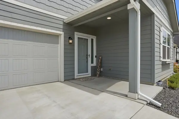 2086 W Walker Ave, Spokane, WA 99208