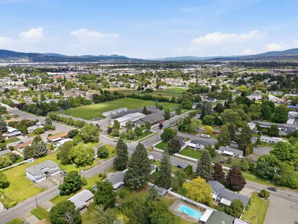 806 S Adams Rd, Spokane Valley, WA 99037