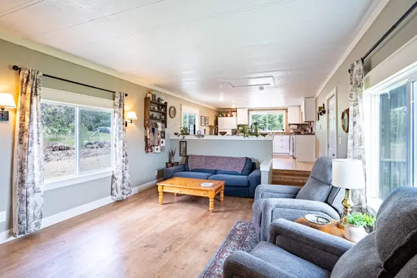 212 E Donna Ln, Colbert, WA 99005