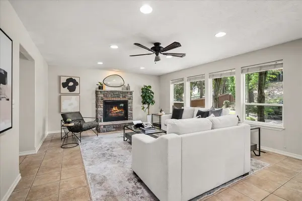 2406 S Scenic Blvd, Spokane, WA 99224