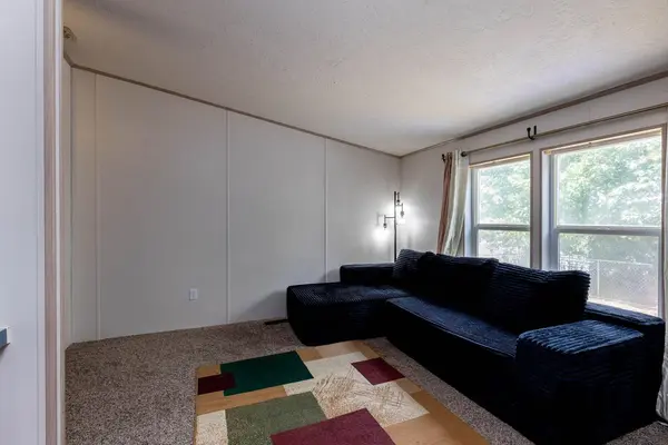 3920 E Center Rd #20, Mead, WA 99021