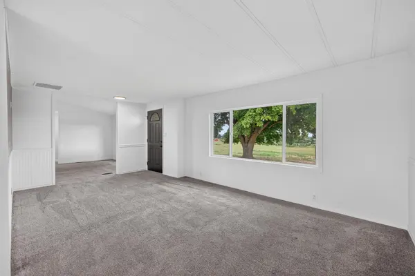 10215 E Day Mt Spokane Rd, Mead, WA 99021