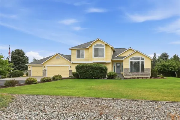 17659 N Sunnyvale Dr, Nine Mile Falls, WA 99026