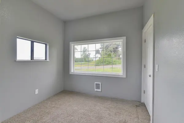 512 S Lebo St, Tekoa, WA 99033