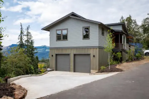 215 NW Sophie Ln, White Salmon, WA 98672