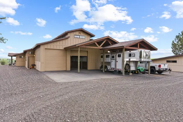8310 E BELAIR Rd, Valleyford, WA 99036