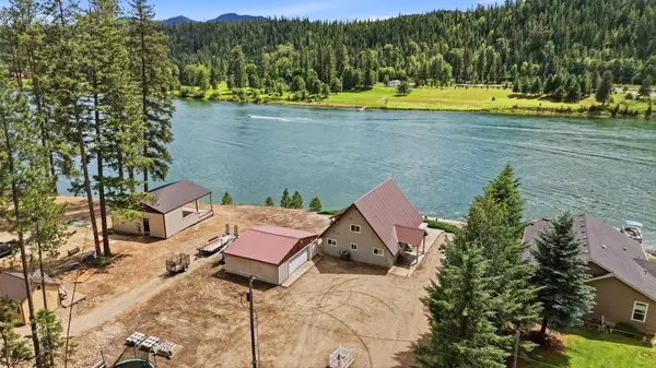128 S River Rd, Cusick, WA 99119