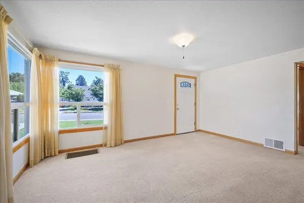5521 N HEMLOCK St, Spokane, WA 99205