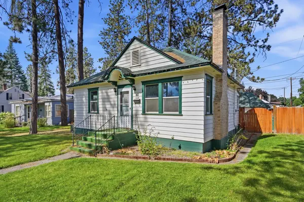 124 4th St, Cheney, WA 99004
