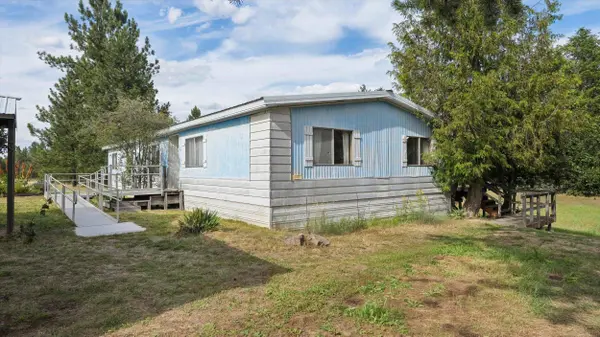 10911 E Laurel Rd, Elk, WA 99009