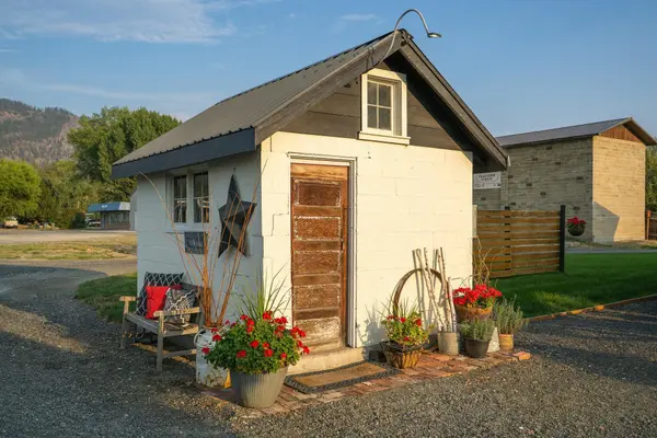 510 E Main St, Chewelah, WA 99109