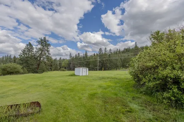 36019 N Milan-Elk Rd, Chattaroy, WA 99003