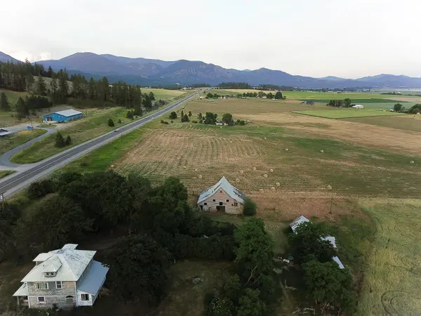 1966 S 395 Hwy, Chewelah, WA 99109