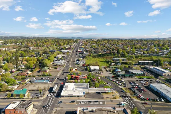 2716 N Division St #2711 N Ruby St, Spokane, WA 99207