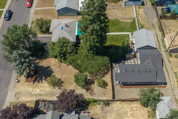 2203 E Glass Ave, Spokane, WA 99207