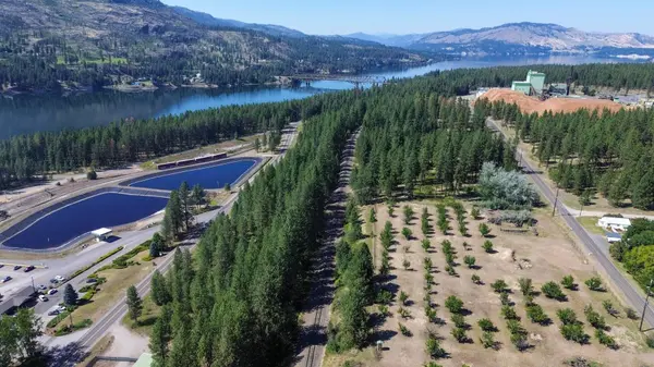 1248 Peachcrest Rd, Kettle Falls, WA 99141