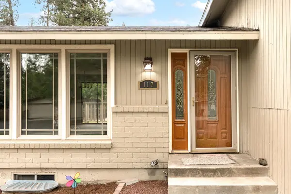 117 E Franklin Dr, Nine Mile Falls, WA 99026