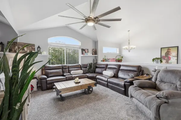 604 S McMillan Rd, Greenacres, WA 99016