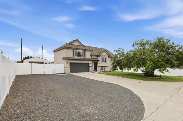 604 S McMillan Rd, Greenacres, WA 99016