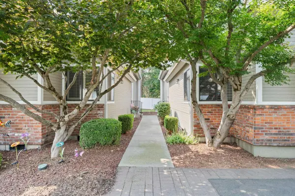 1218 E 30th Ave #Unit #2, Spokane, WA 99203