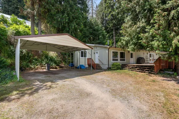 11715 N Honeymoon Bay Rd, Newman Lake, WA 99025