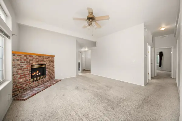 1037 W Sunny Creek Cir, Spokane, WA 99224-8457