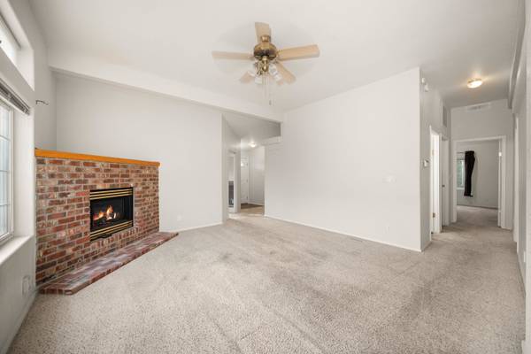 1037 W Sunny Creek Cir, Spokane, WA 99224-8457