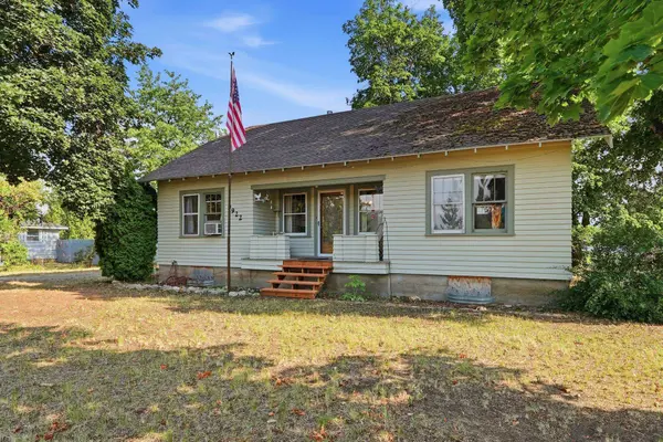 9922 E Upriver Dr, Spokane, WA 99206