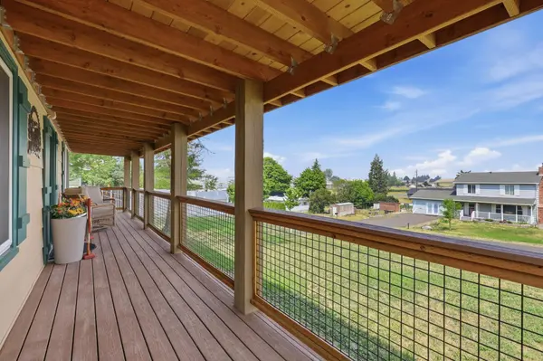 265 SW S 1st St, Creston, WA 99117