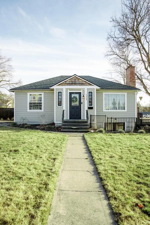 2117 W Knox Ct, Spokane, WA 99205