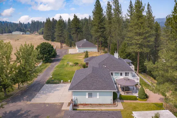29414 N Selkirk View Dr, Chattaroy, WA 99003