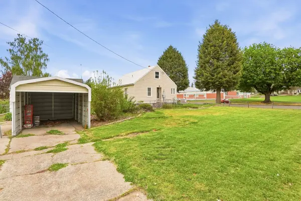103 N Leslie St, Tekoa, WA 99033