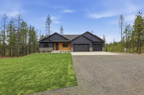 6703 E Elk Chattaroy Rd, Chattaroy, WA 99003