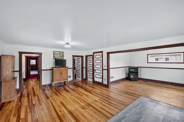 309 Park St, Metaline Falls, WA 99153