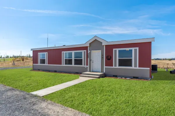 1002 S Dover Rd, Medical Lake, WA 99022
