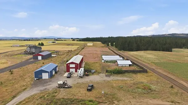 1405 W HALF MOON Rd, Colbert, WA 99005