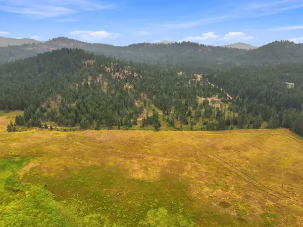 1301 Roberts Rd, Newport, WA 99156