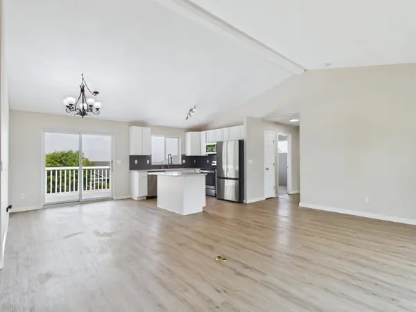8418 E Bull Pine Ln, Spokane, WA 99217
