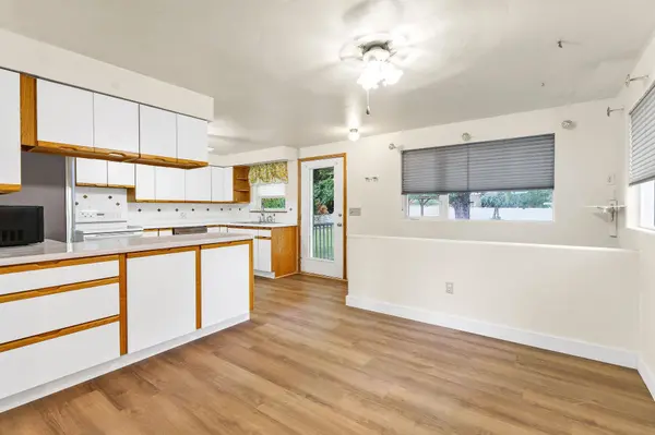 915 N Bowdish Rd, Spokane Valley, WA 99206