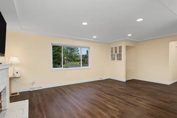 8223 N HOWARD St, Spokane, WA 99208